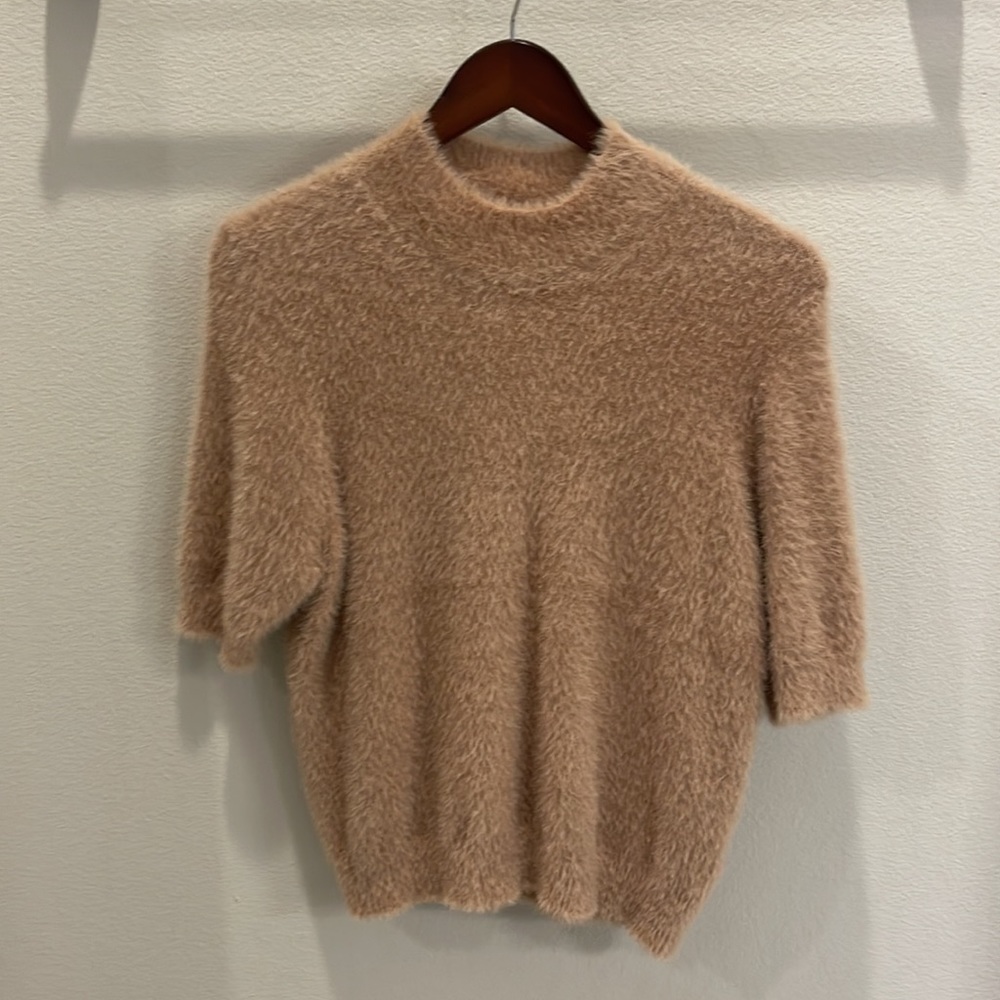 Pink top, size large,Cara Santara /Apt 9 brand. See photos for the tags.